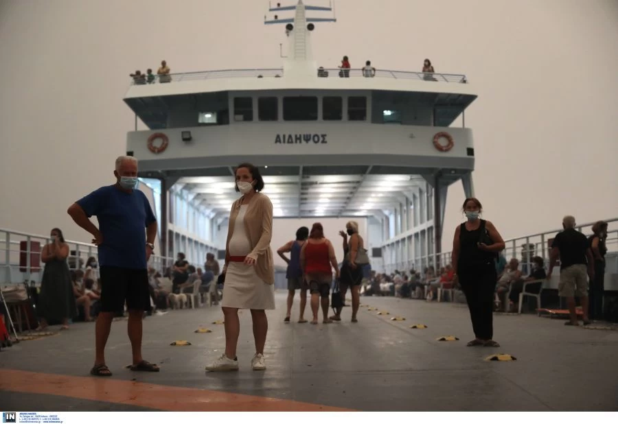 Η εικόνα που επισφραγίζει την αποτυχία του κράτους στις πυρκαγιές της Εύβοιας